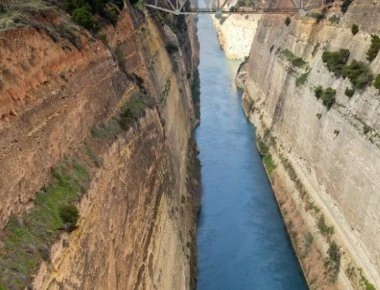 Νεκρός ανασύρθηκε ο άντρας που έπεσε από τον Ισθμό της Κορίνθου
